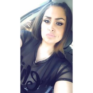 Meet your Posher, Ana